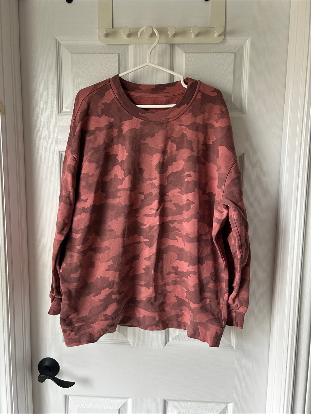 lululemon athletica Women's Camo Crewneck Sweatshirt - Red Camo - Picture 1 of 3
